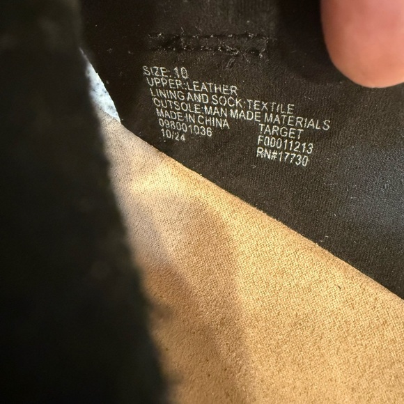 Goodfellow & Co Slides - Picture 5 of 5